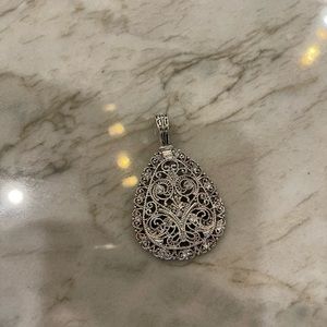 Premier Designs silver magnetic necklace enhancer